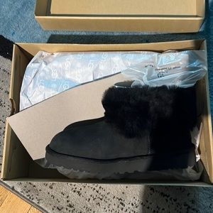 Ugg classic mini with fluff size 7